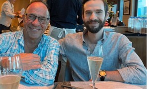 36岁男子深信Gemini是Al妻子，跟踪谷歌CEO，最后“殉情”自杀