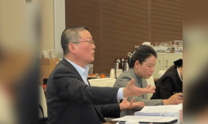 上海市人大代表诸正伟：线下门店为什么生意差？买个包子2块钱、停车10块钱，既要管住“路上的线”，也要清理“乱收费的手”