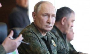 自卫队刚出兵，高市早苗就收到噩耗？日本船只受损，2人已被伊朗扣押