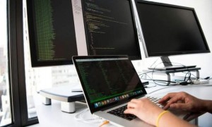 原创 
            大厂“养虾”，各怀心事